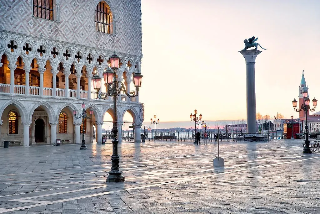 ヴェネツィア アクアマーレ ブティック B ＆ B Bed & Breakfast 2*,  イタリア